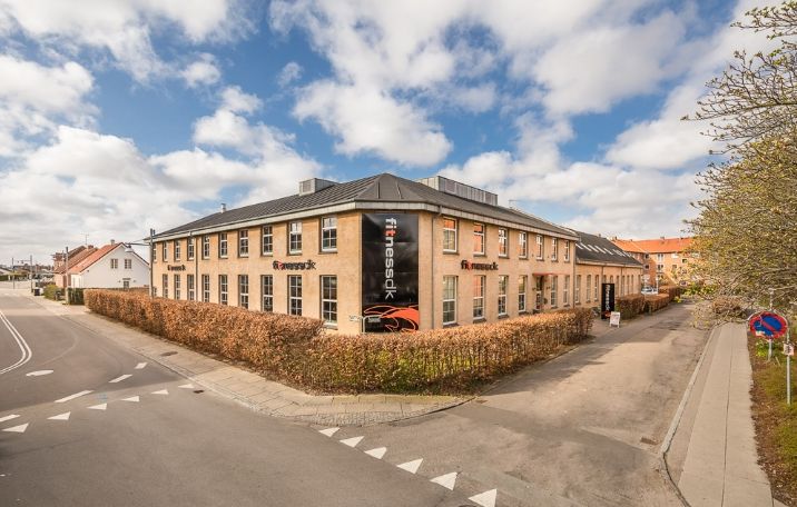 FULDT UDLEJET INVESTERINGSEJENDOM