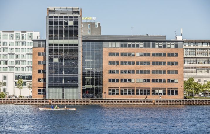 778 m² eksklusivt kontor med vandudsigt