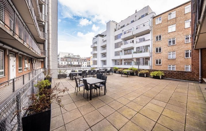 Kontor få min. gang fra Kongens Have, Amalienborg og Kongens Nytorv