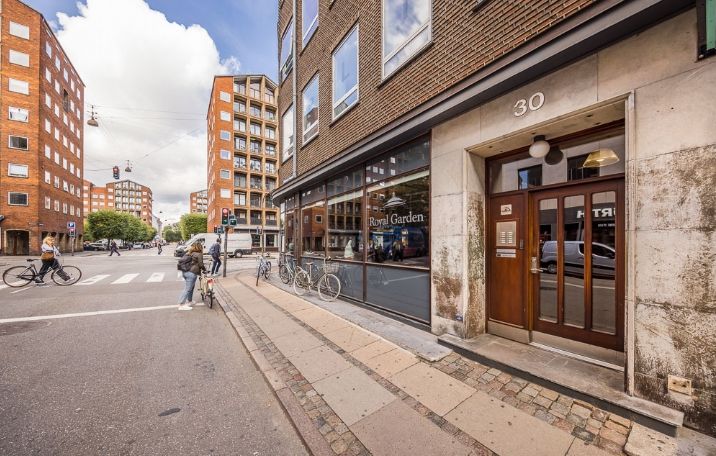 Dronningens Tværgade 30