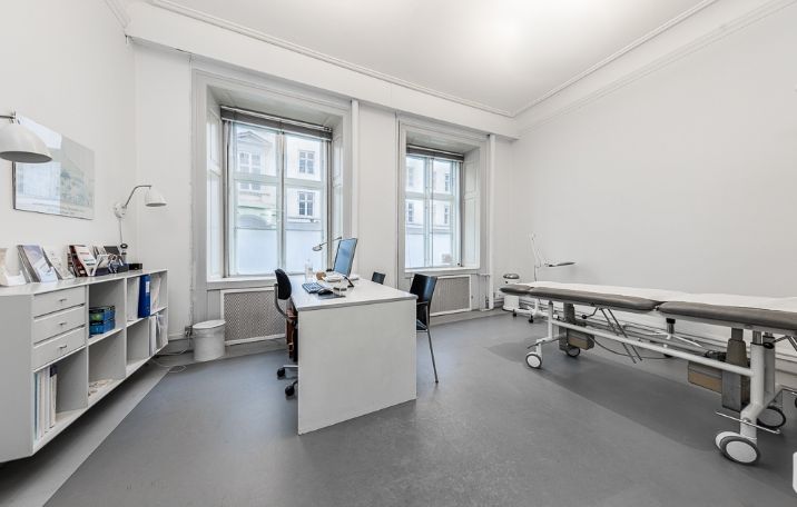 Dr. Tværgade 12