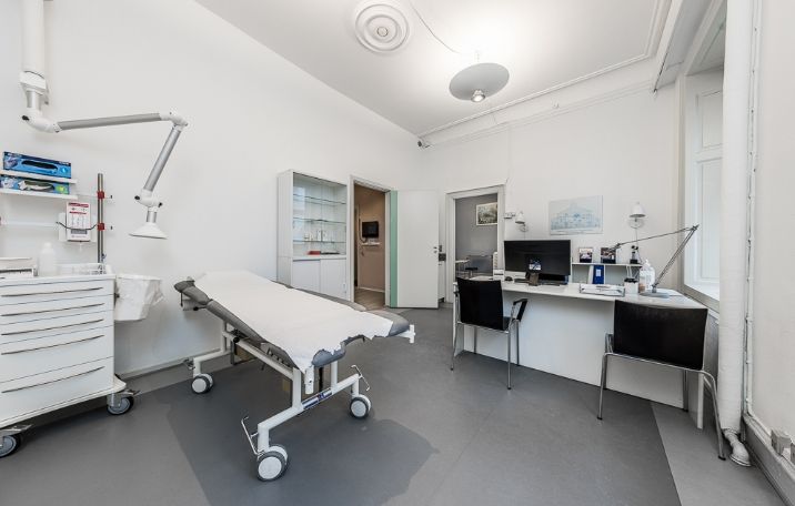 Dr. Tværgade 12