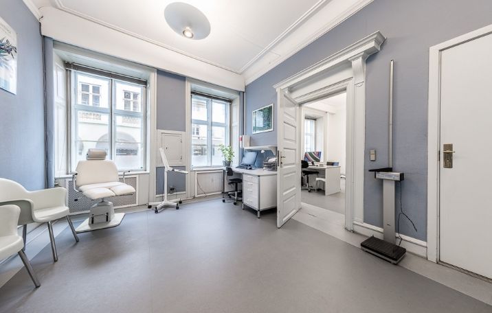 Dr. Tværgade 12