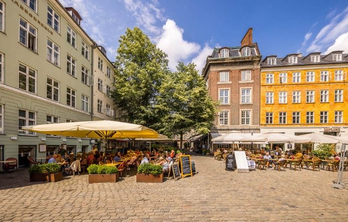 473 m² kontorlejemål i smuk ejendom ved Gråbrødre Torv